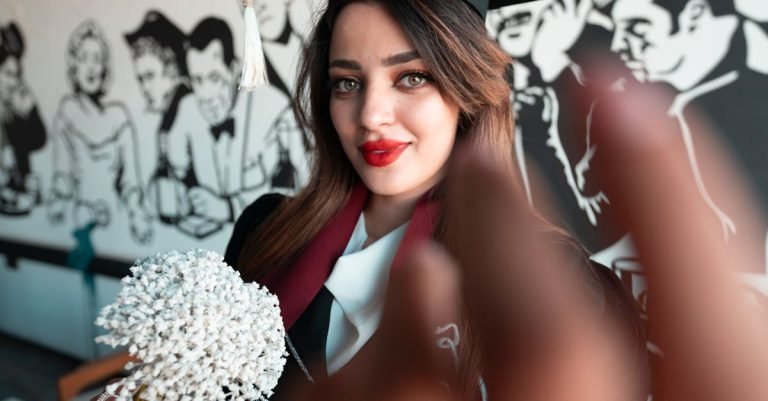 AI enhancing creative processes with data visualization